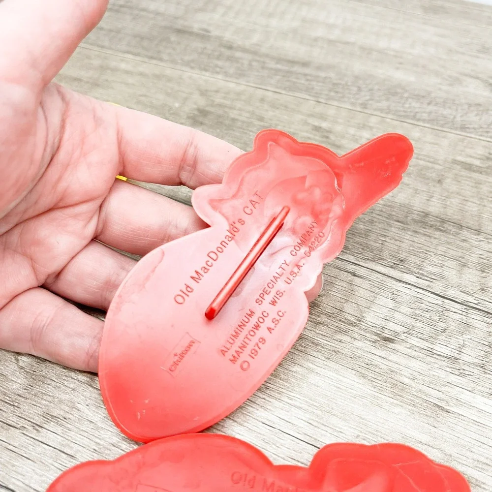 Vintage Cat and Dog Cookie Cutters, Chilton Baking Accessories